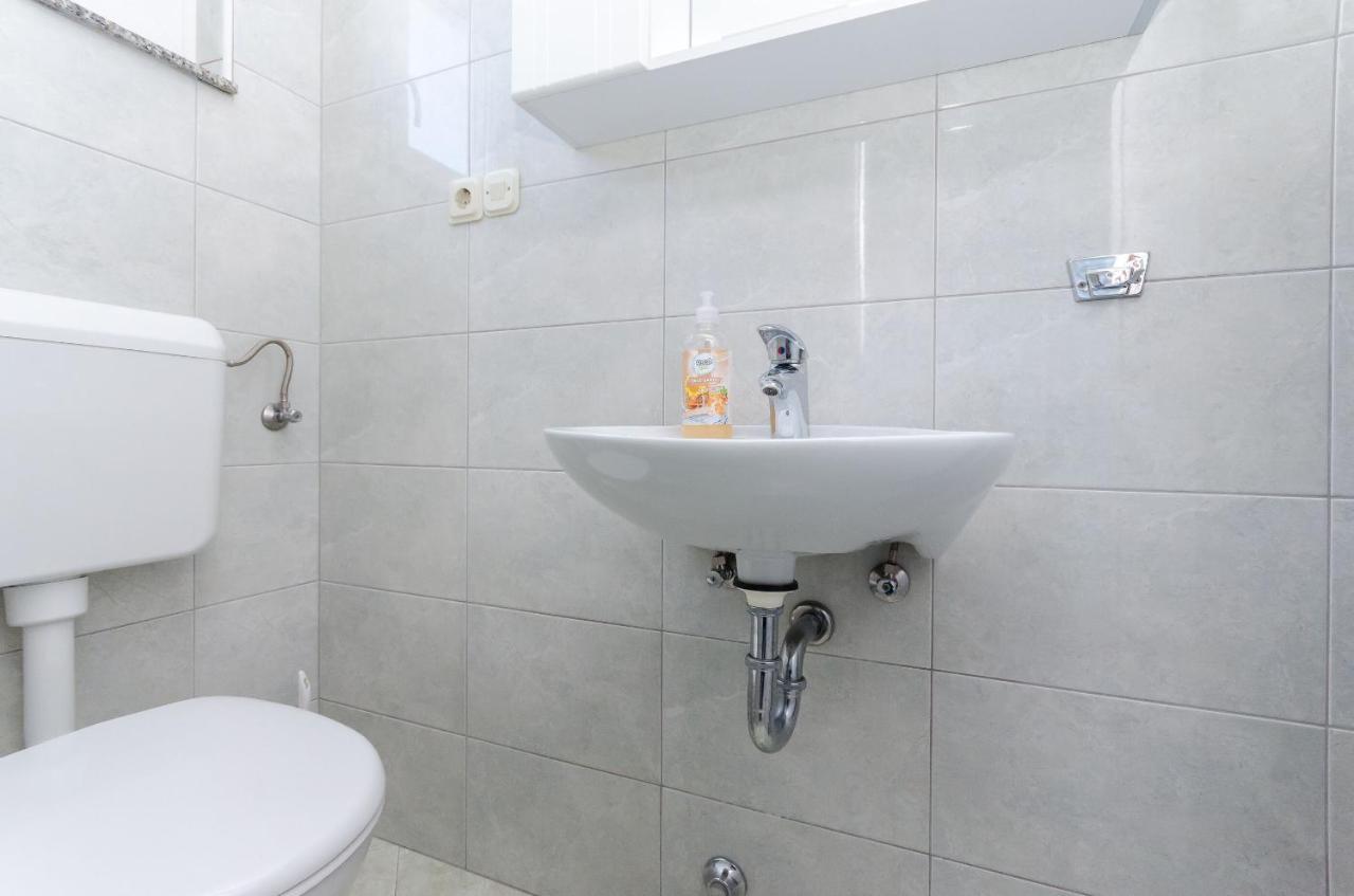 Apartments Slavica R Banjol ภายนอก รูปภาพ